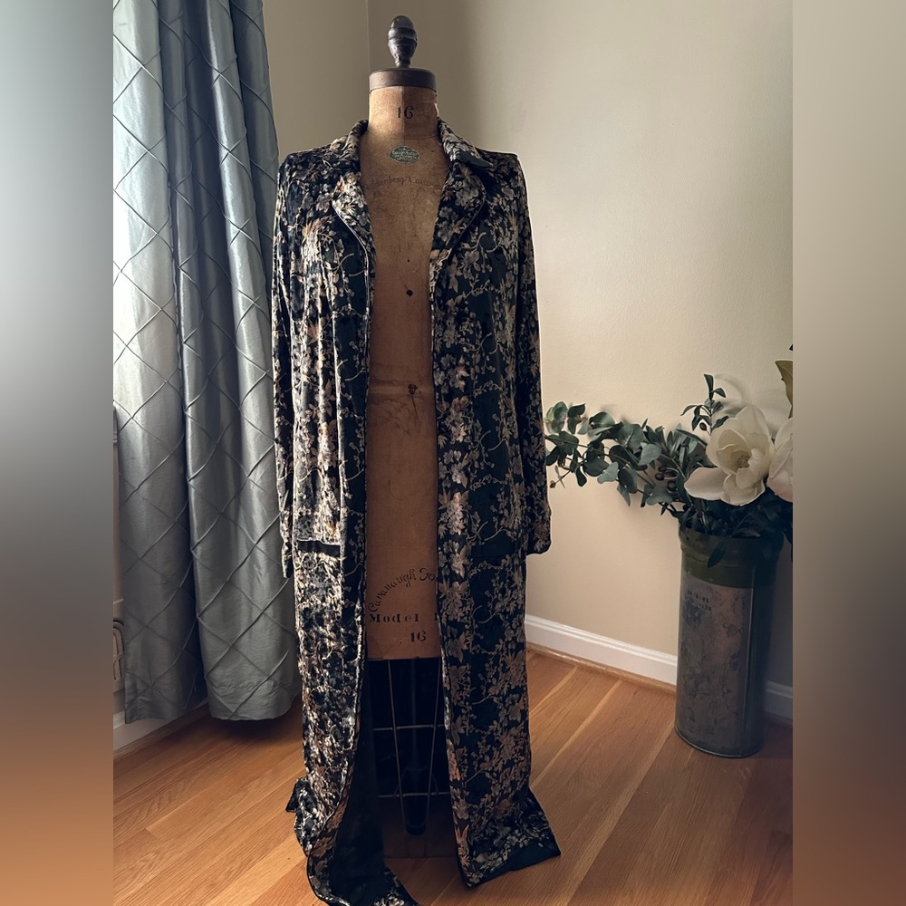 Velvet Duster Size Large